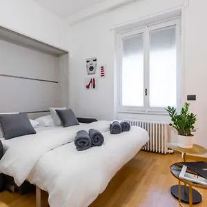 https://exclusive-suite-wi-fi-netflix-near-to-duomo.italymilanhotels.net