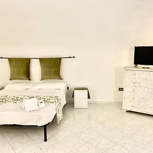 https://o-palazziello-di-dantebeatrice.hotels-amalfi.com