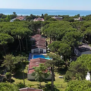 https://villaggio-paradiso.hotelinveneto.com
